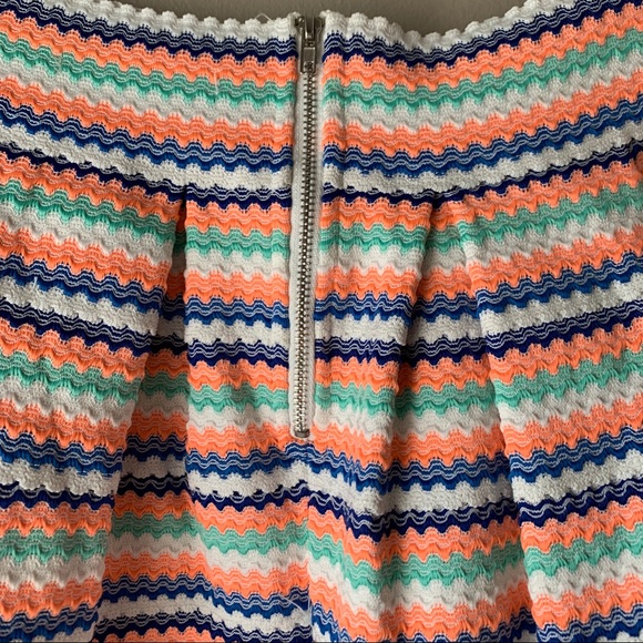 Francesca’s structured skirt - Picture 3 of 3